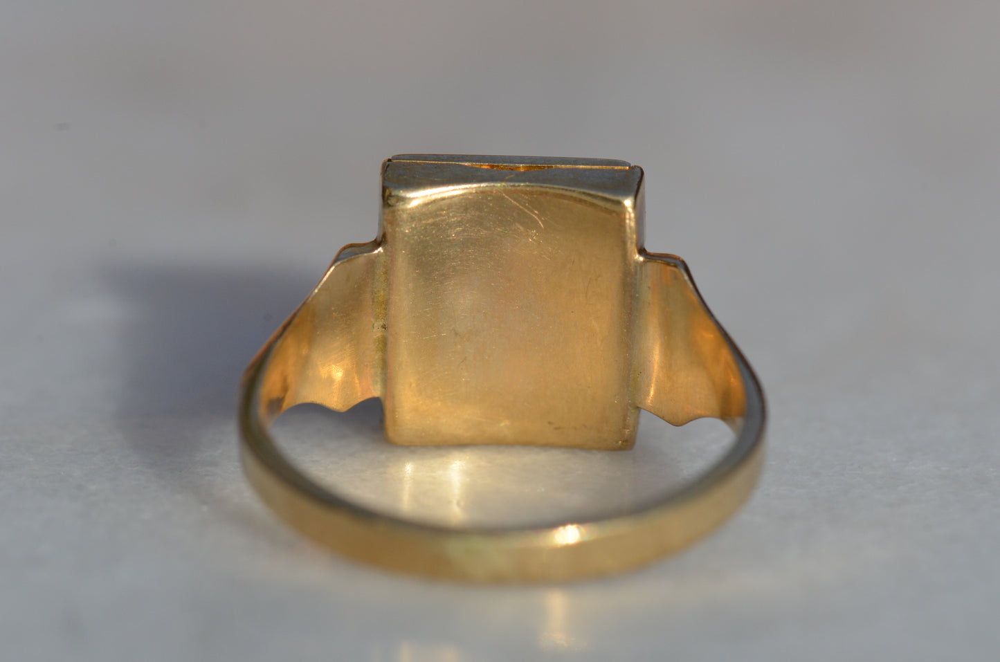 Sentimental Locket Signet Ring EA