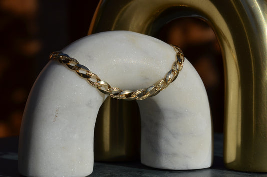 Textured Vintage Curb Bracelet