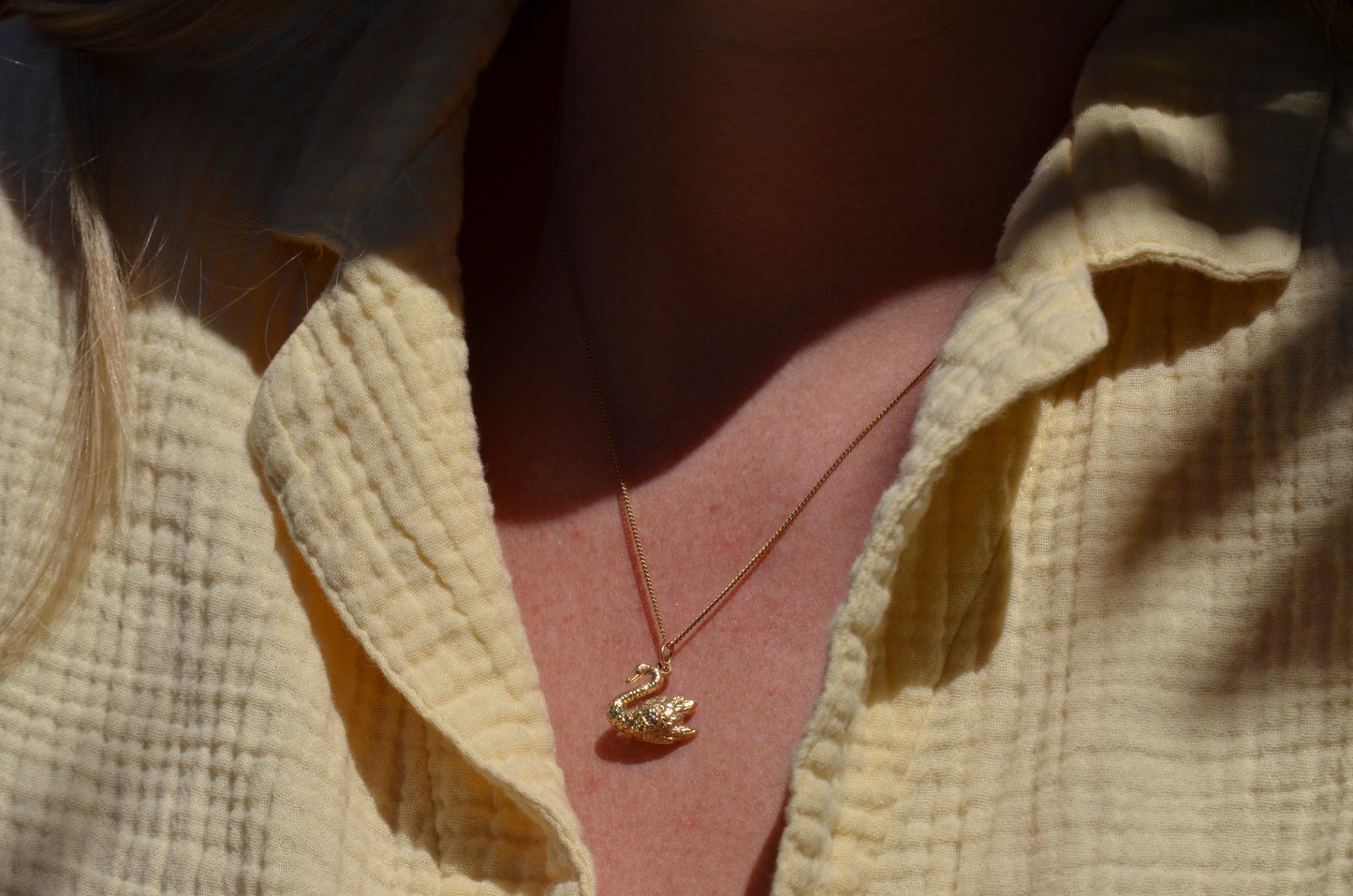 Proud Vintage Swan Charm