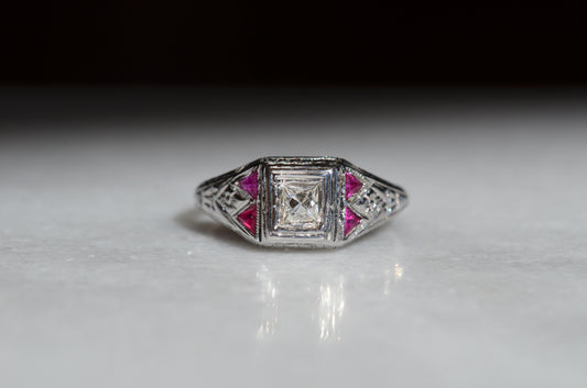 Scintillating Art Deco Peruzzi Diamond Ring