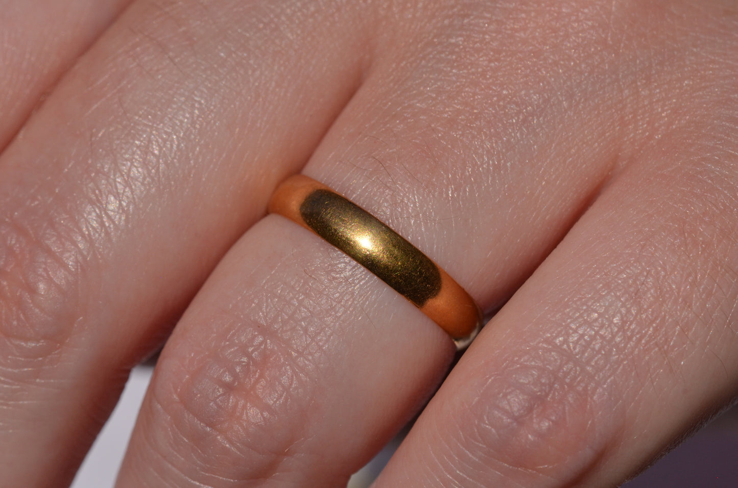 Dreamy Antique 22k Band Ring 1882 7.5