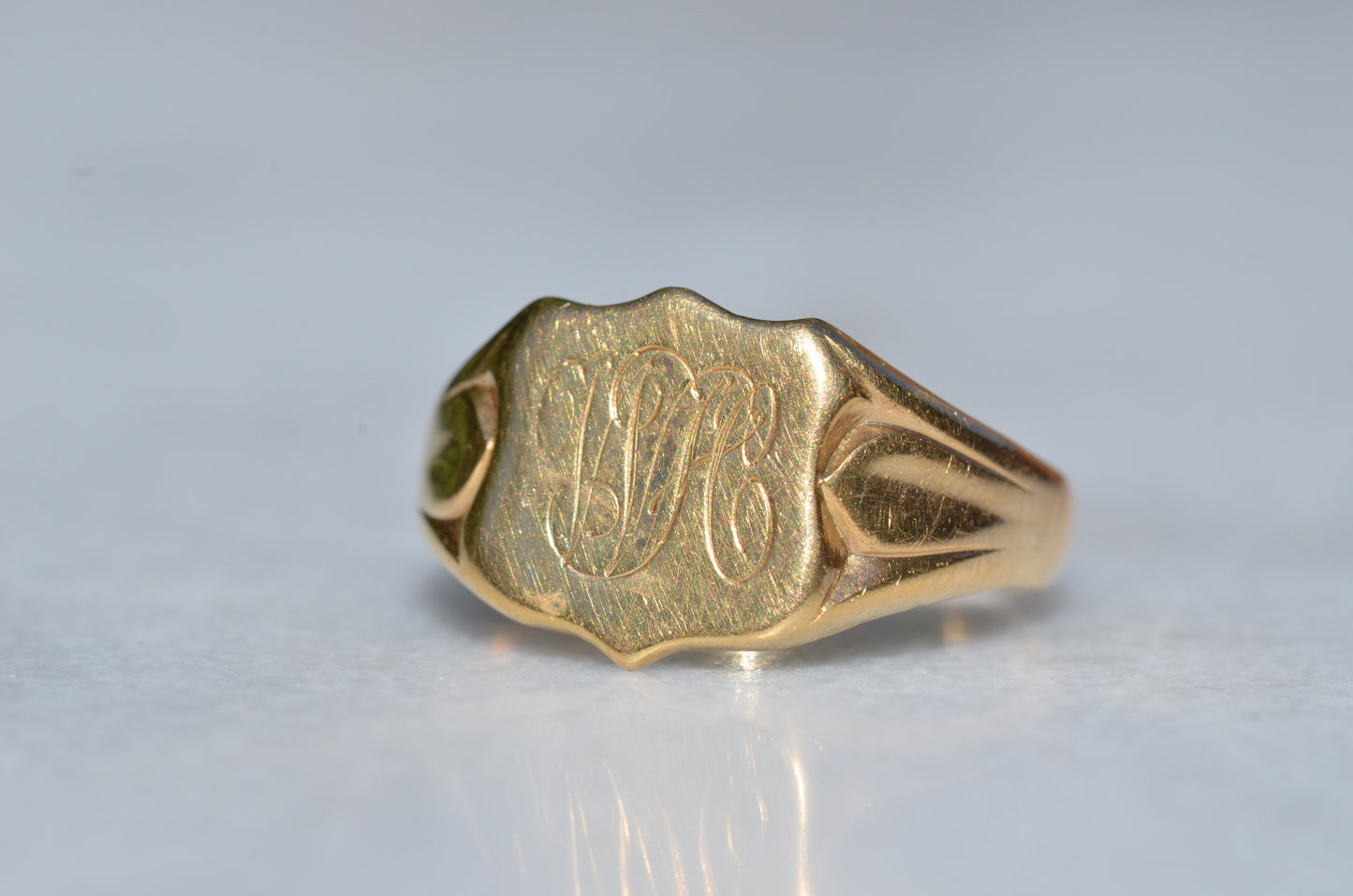 Buttery Vintage Shield Signet WH