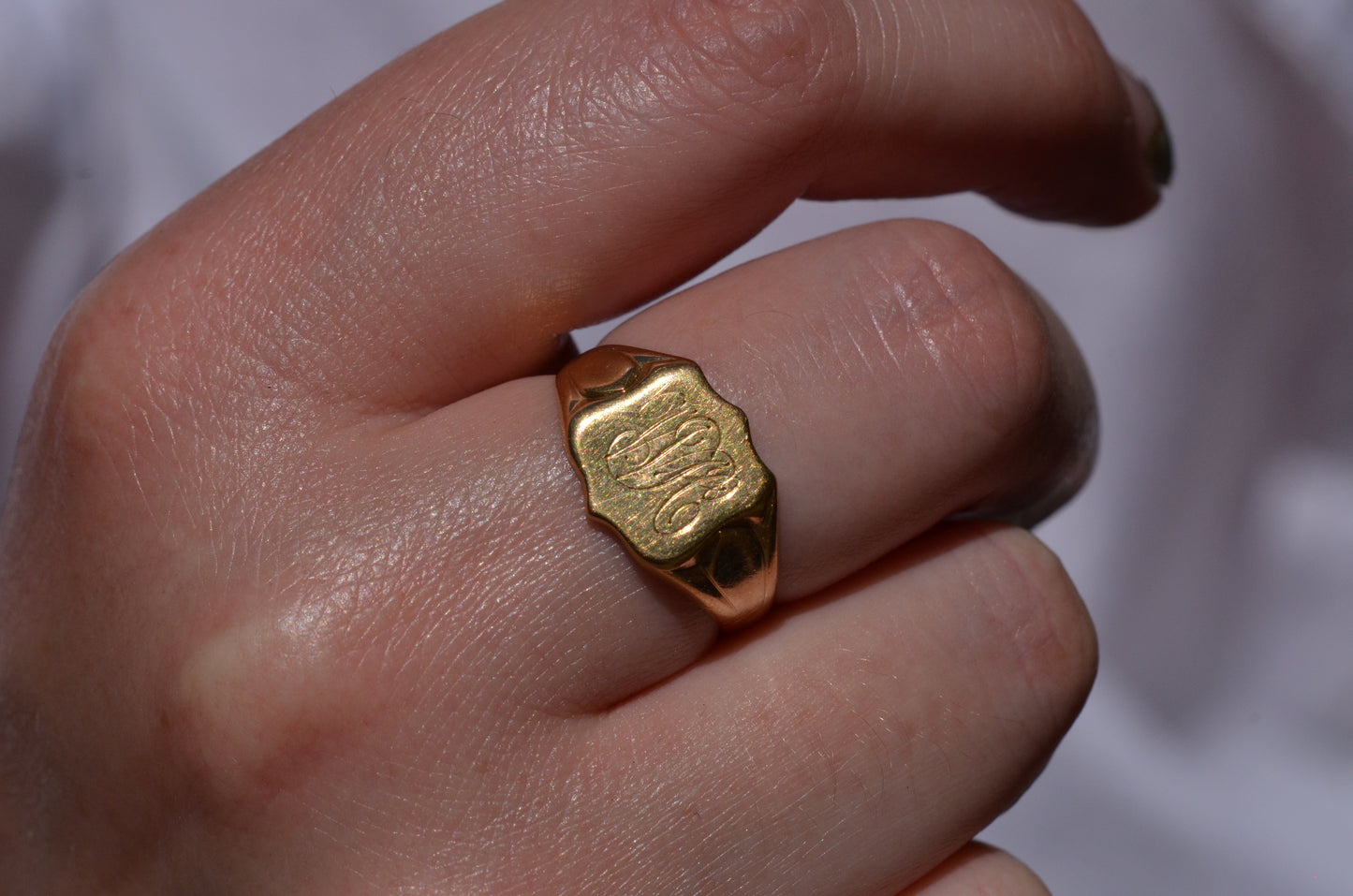 Buttery Vintage Shield Signet WH