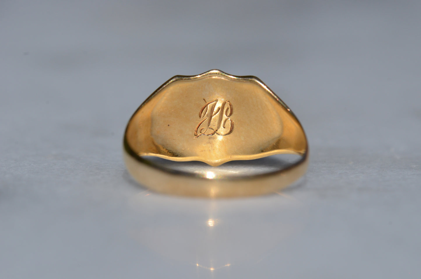 Buttery Vintage Shield Signet WH