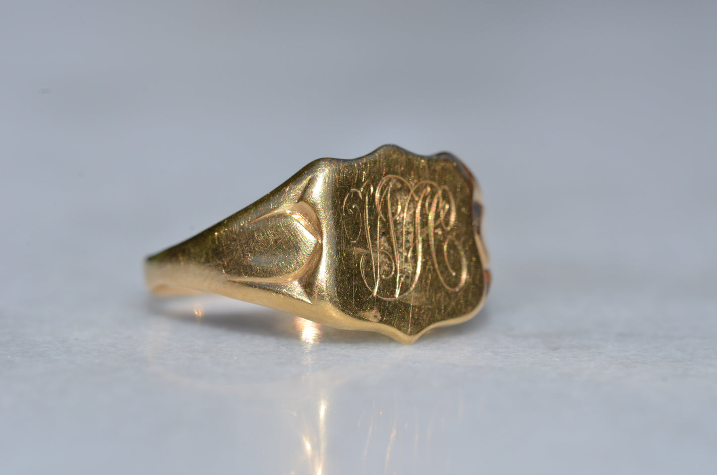 Buttery Vintage Shield Signet WH