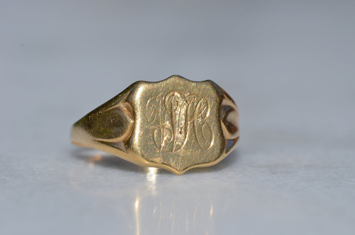 Buttery Vintage Shield Signet WH