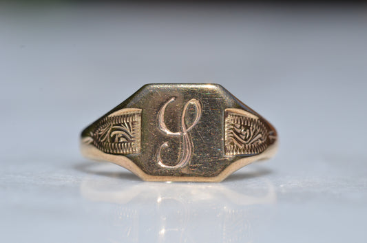 Charming Vintage Signet Ring S