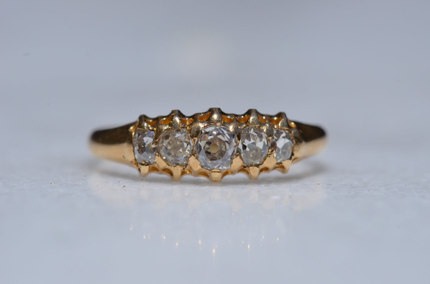 Soft Victorian Five Diamond Band