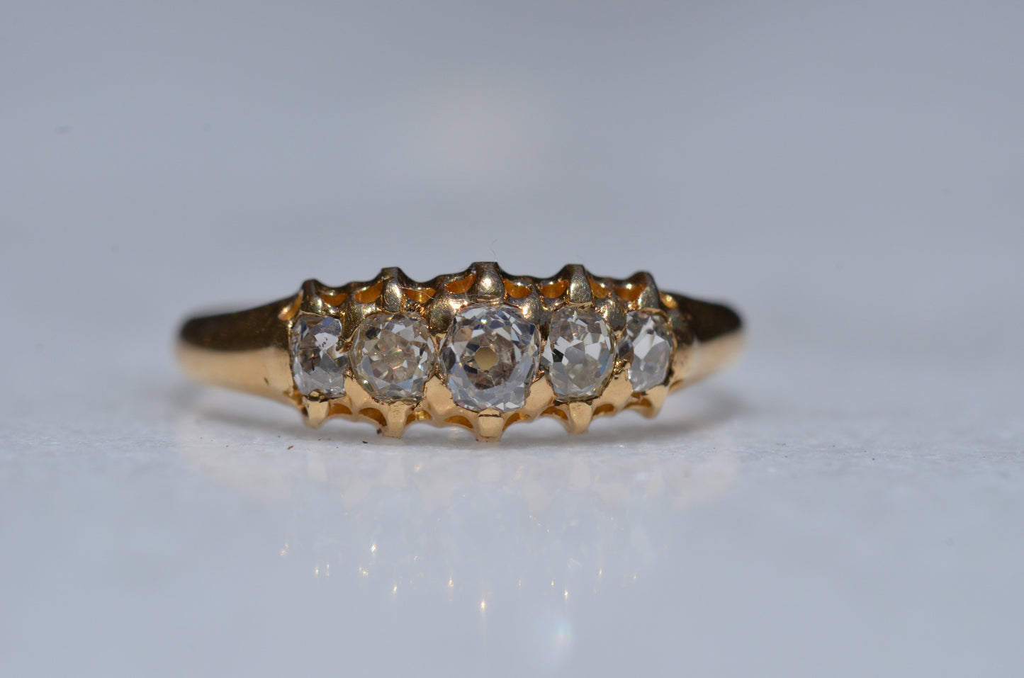 Soft Victorian Five Diamond Band