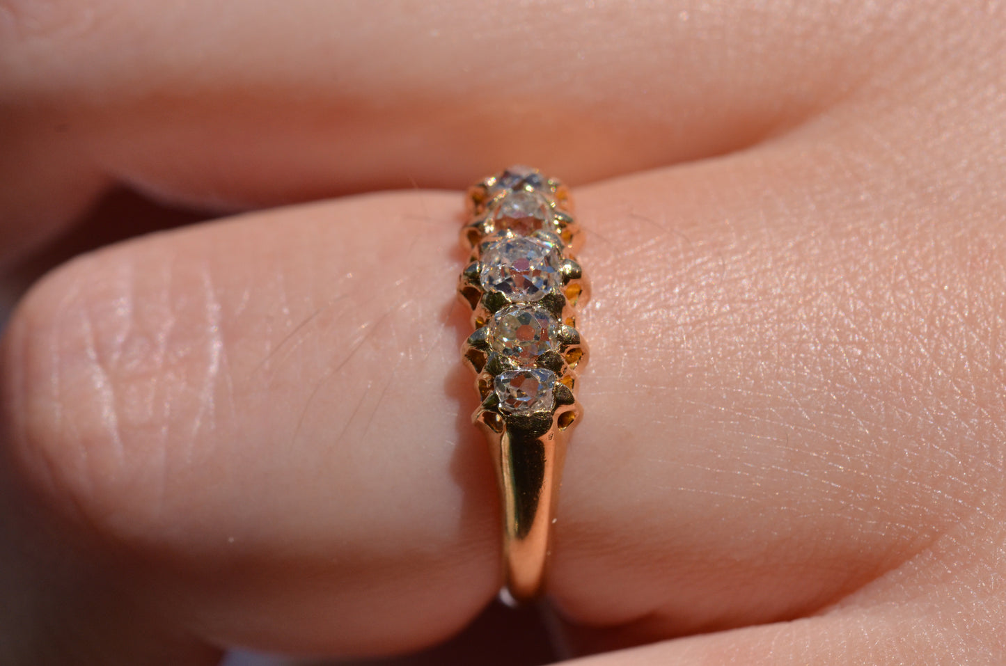 Soft Victorian Five Diamond Band