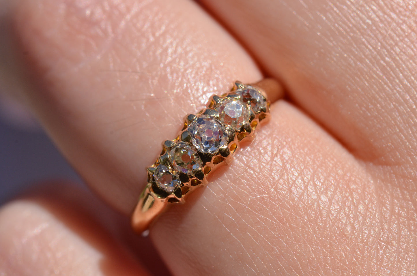 Soft Victorian Five Diamond Band