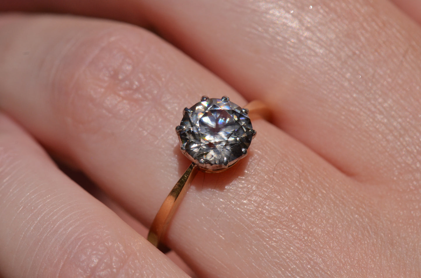 Dazzling Vintage Zircon Solitaire Ring