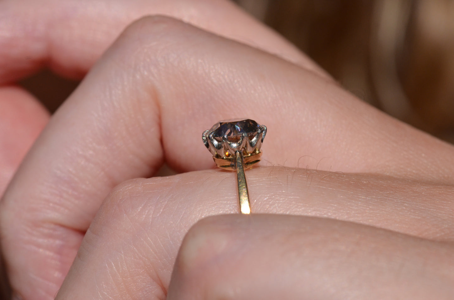 Dazzling Vintage Zircon Solitaire Ring