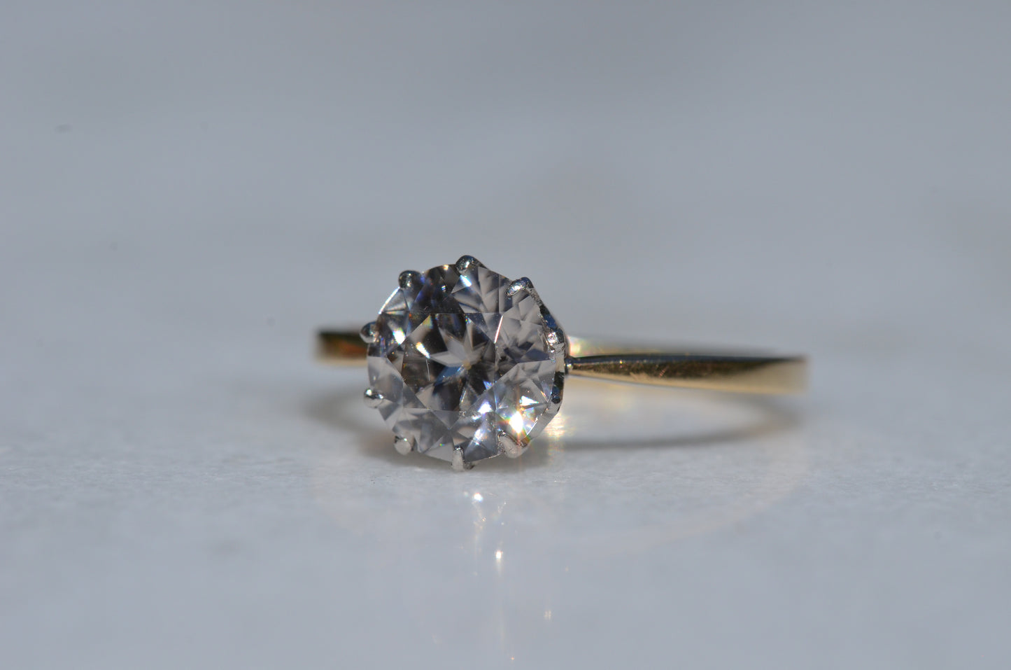 Dazzling Vintage Zircon Solitaire Ring