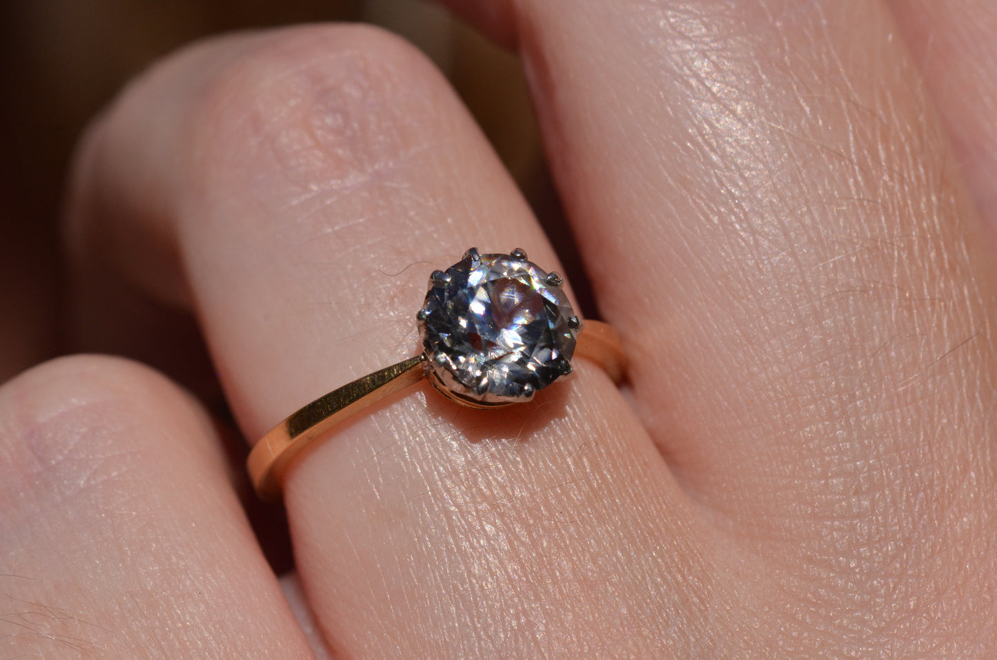 Dazzling Vintage Zircon Solitaire Ring