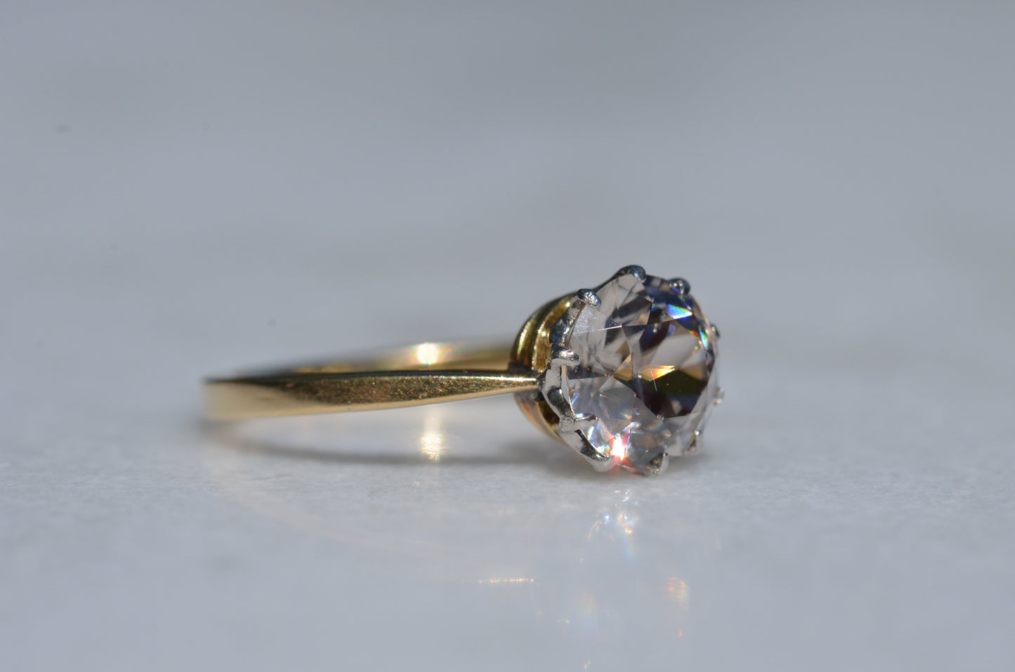 Dazzling Vintage Zircon Solitaire Ring