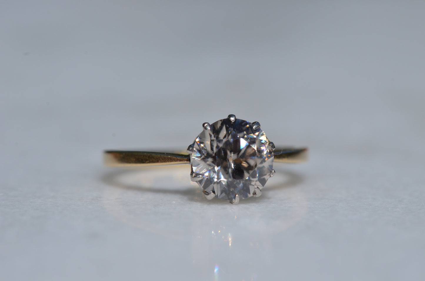 Dazzling Vintage Zircon Solitaire Ring