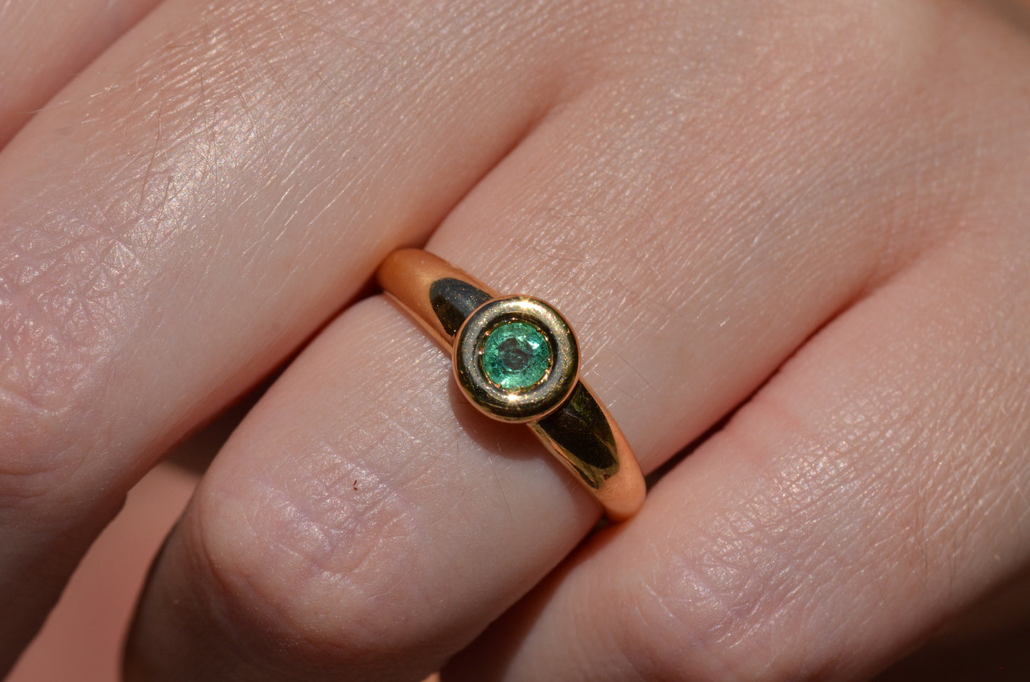 Chic Vintage Emerald Ring