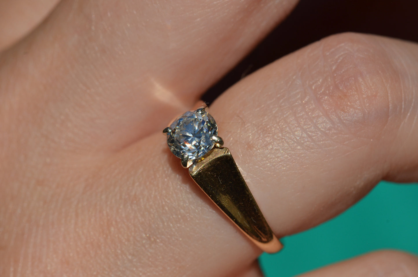 Dazzling Vintage Solitaire Ring