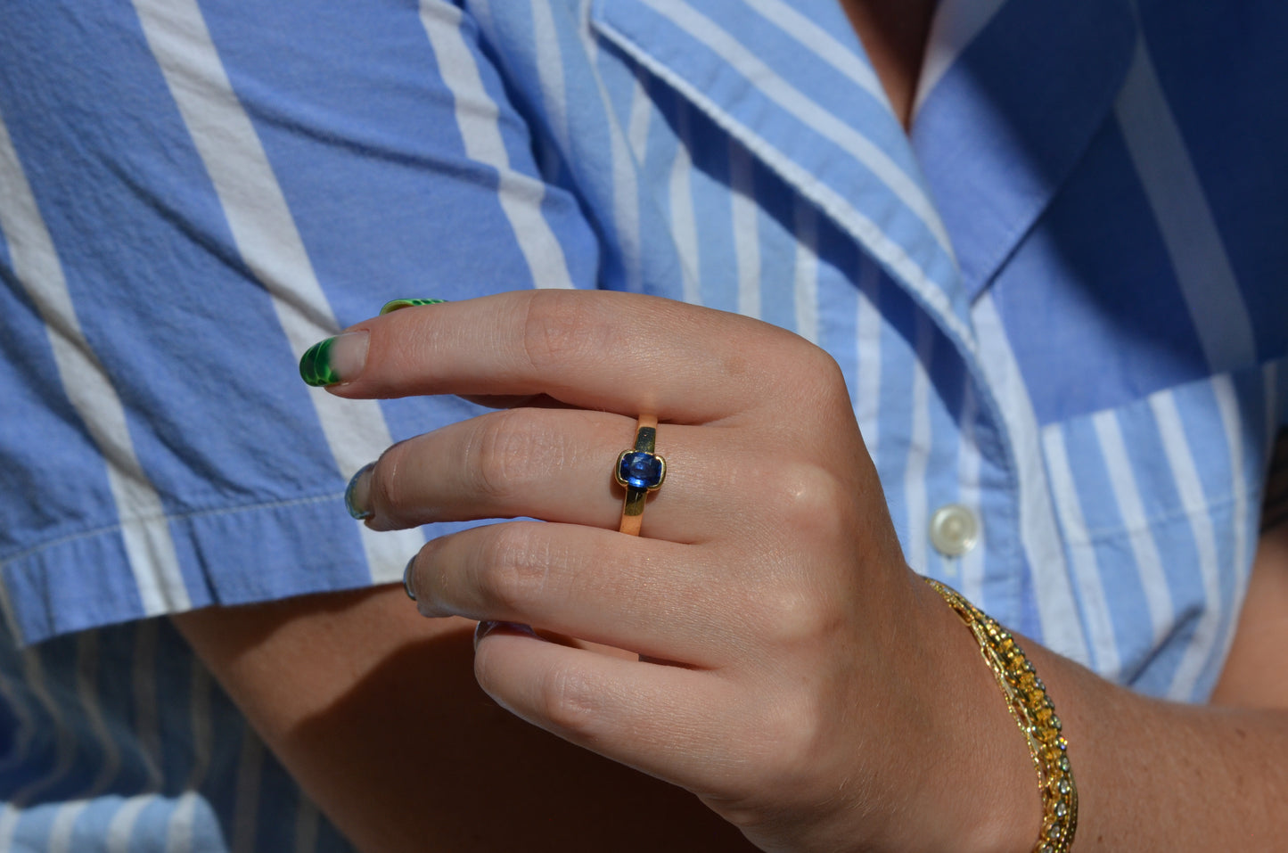 Velvety Vintage Sapphire Solitaire