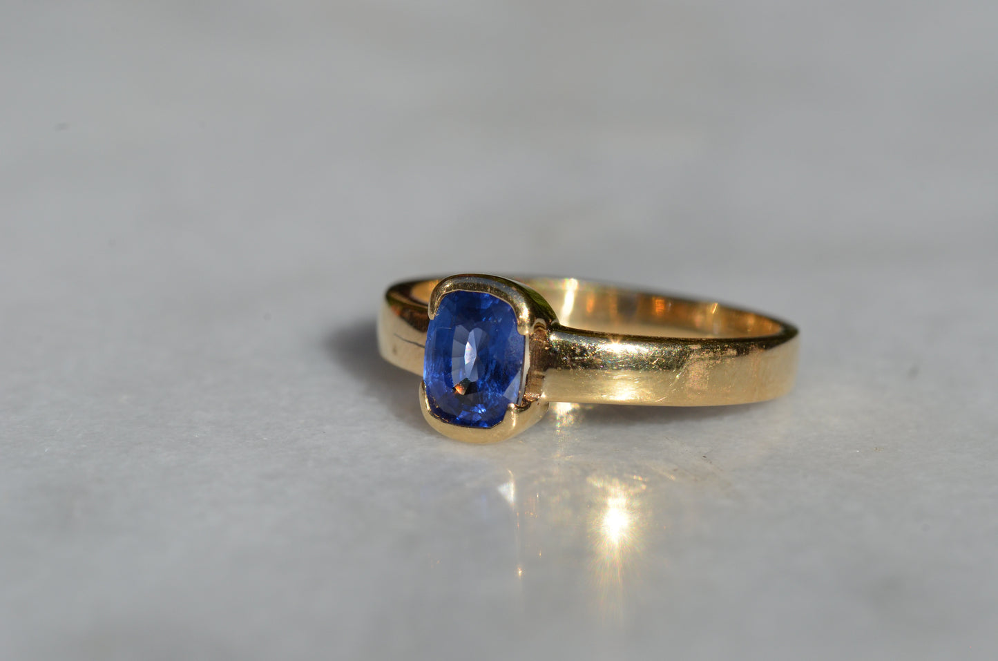 Velvety Vintage Sapphire Solitaire