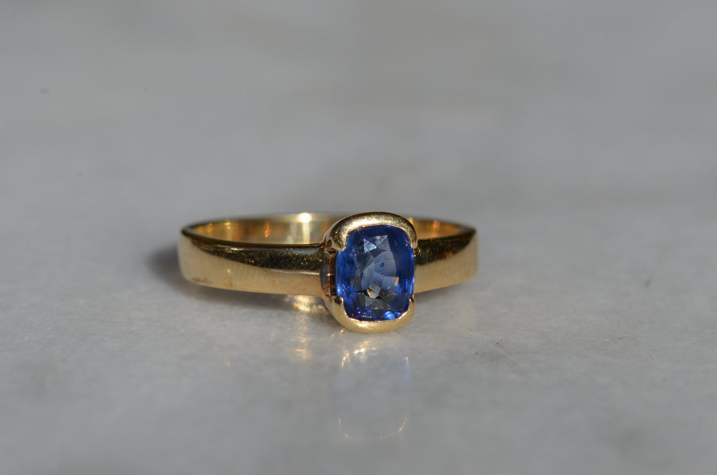 Velvety Vintage Sapphire Solitaire