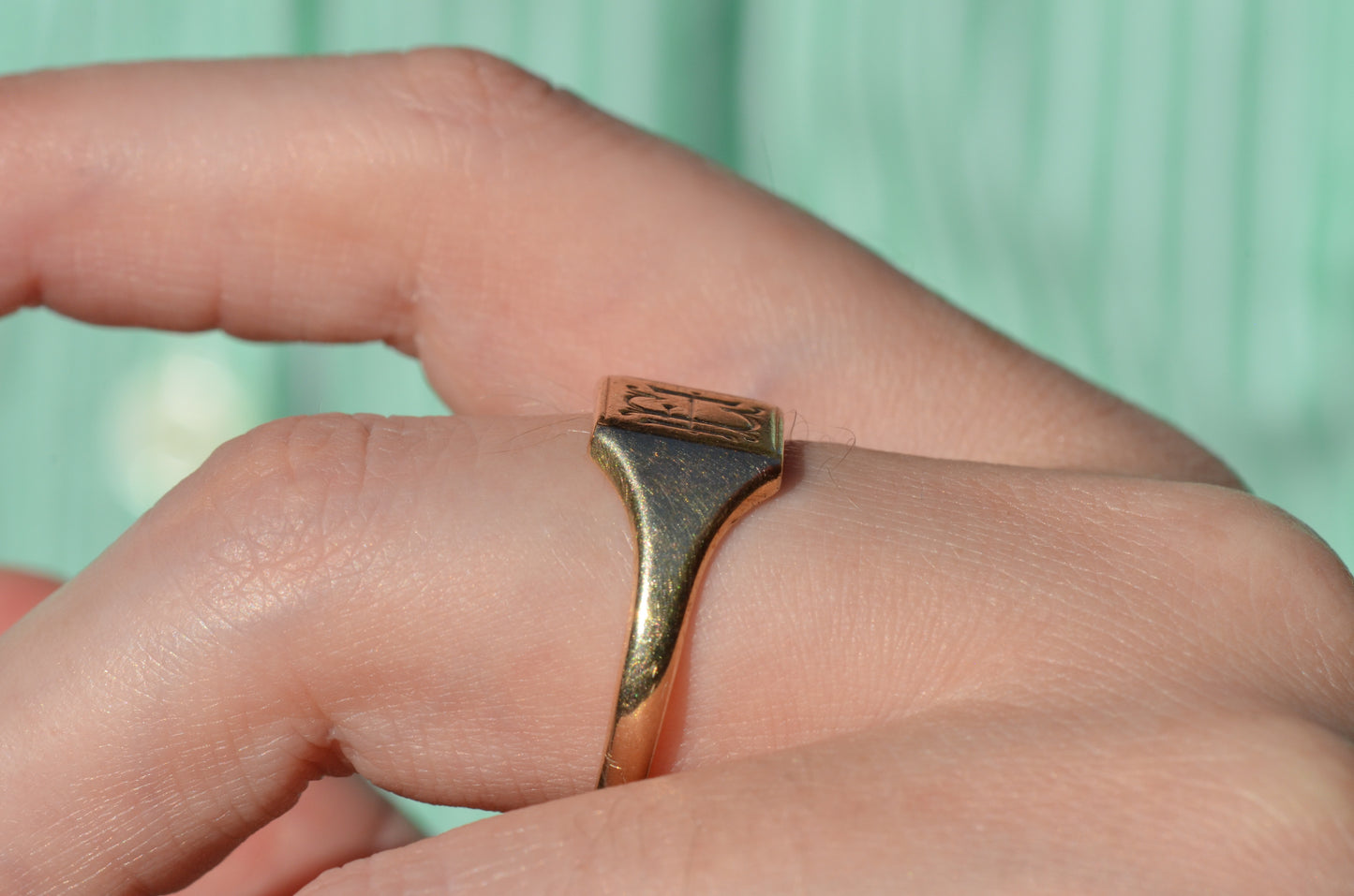 Sleek Vintage Signet Ring HE