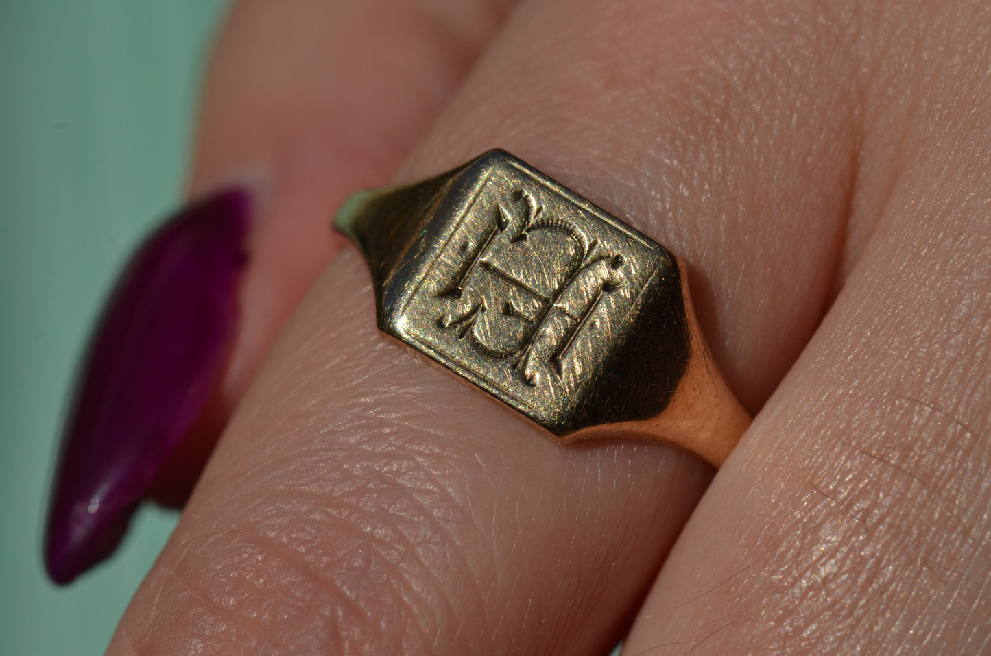 Sleek Vintage Signet Ring HE