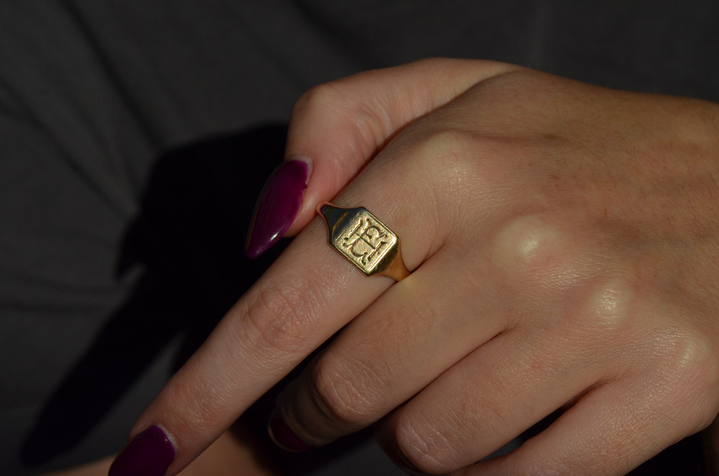 Sleek Vintage Signet Ring HE