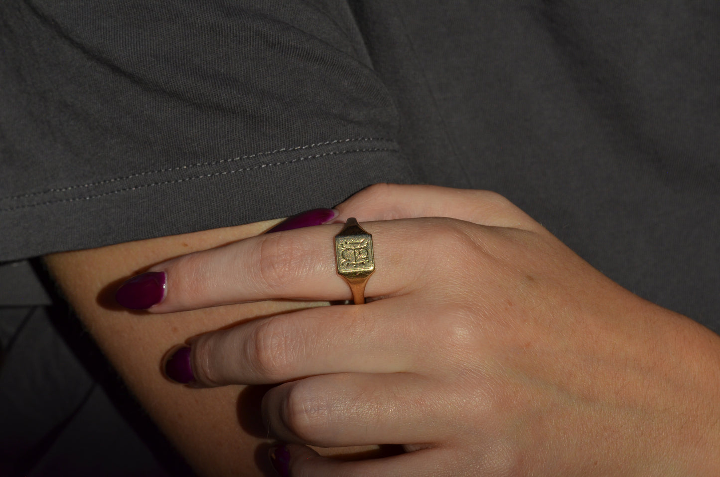 Sleek Vintage Signet Ring HE