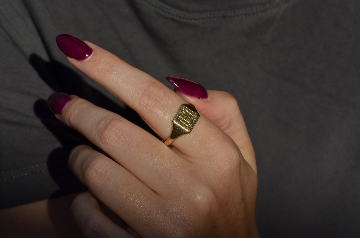 Sleek Vintage Signet Ring HE