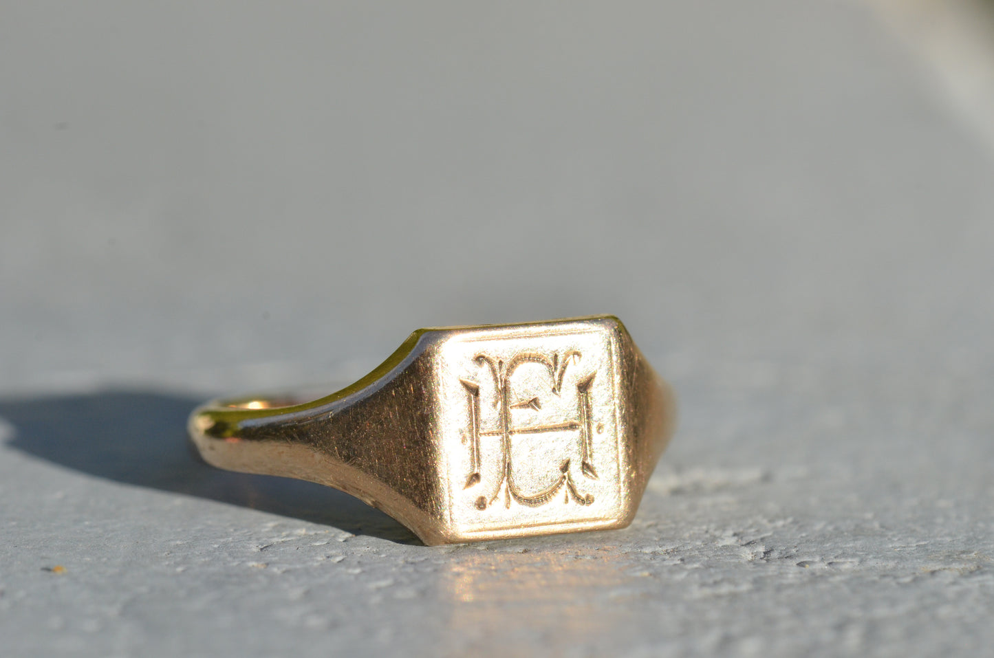 Sleek Vintage Signet Ring HE