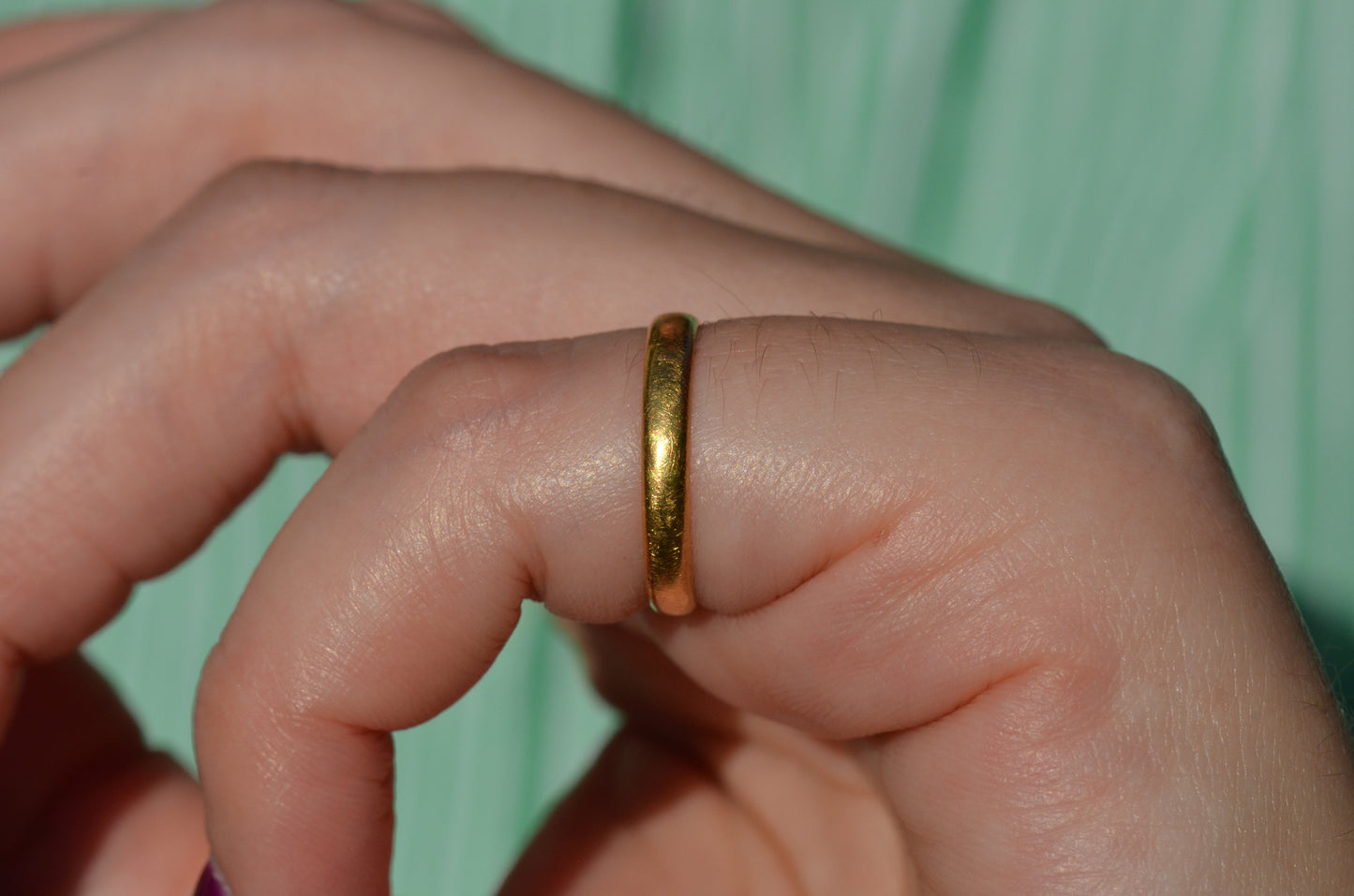 Petite Antique 22k Band 1864 4.5