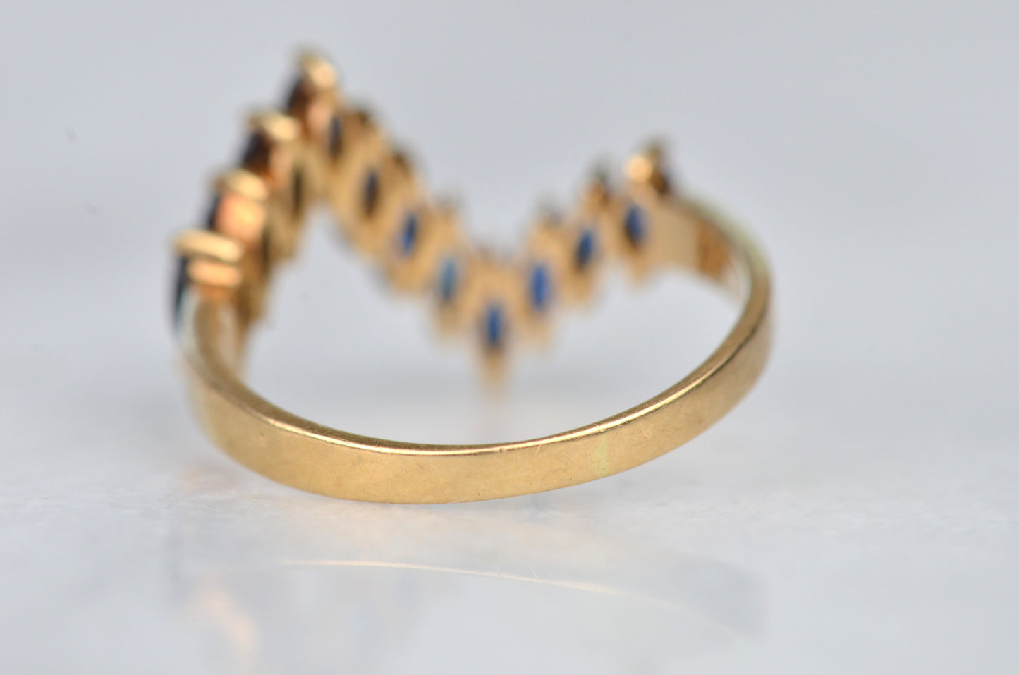 Dynamic Vintage Sapphire Zigzag Ring