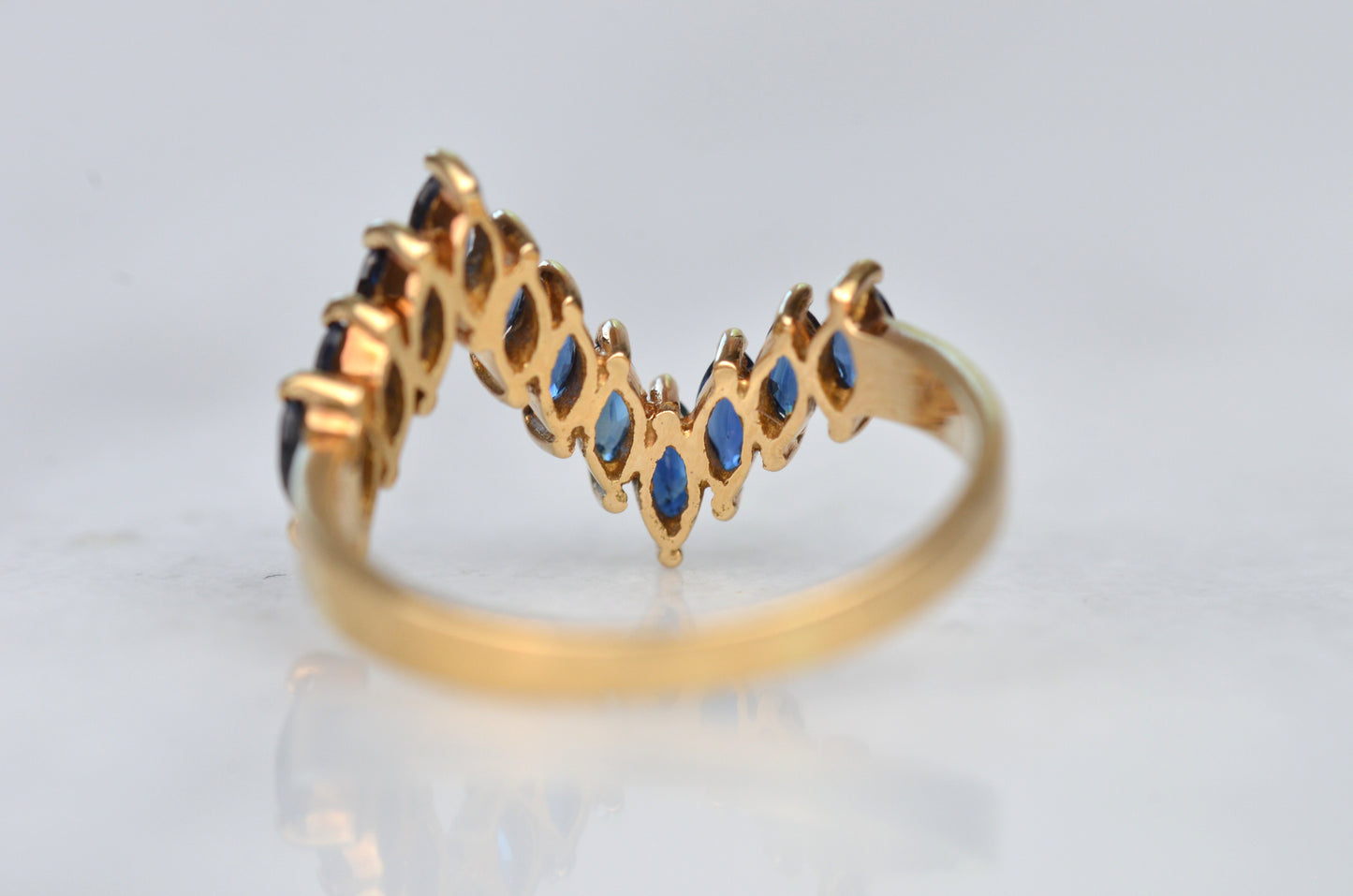 Dynamic Vintage Sapphire Zigzag Ring